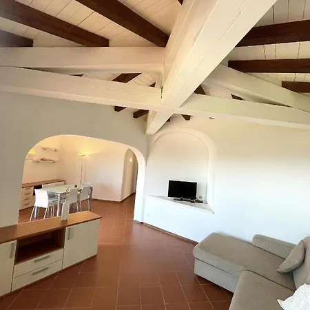 Villa Con Giardino Punta Est *