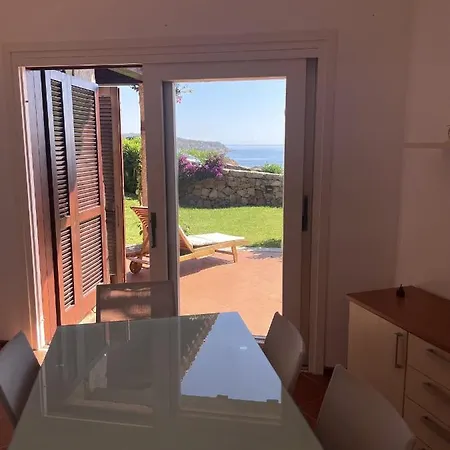 Villa Con Giardino Punta Est