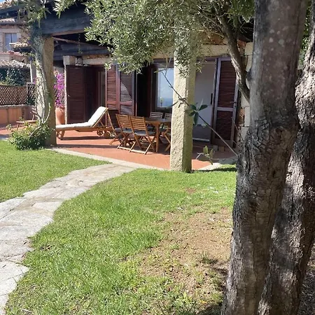 Villa Con Giardino Punta Est *