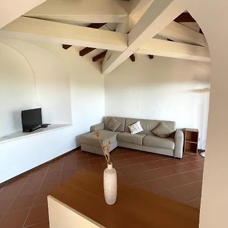Villa Con Giardino Punta Est *