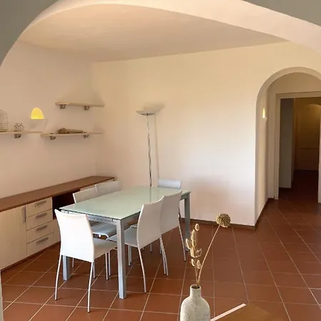 Villa Con Giardino Punta Est