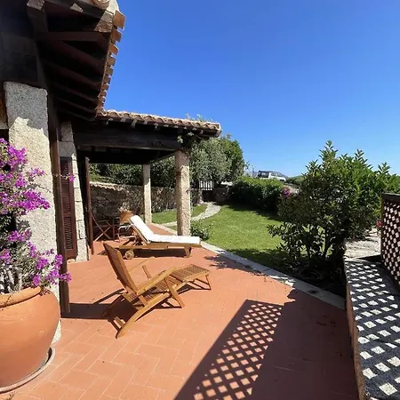 Villa Con Giardino Punta Est