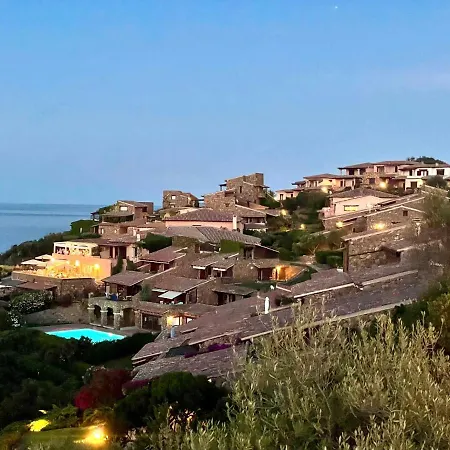 Villa Con Giardino Punta Est *